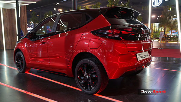 tata altroz racer rear profile