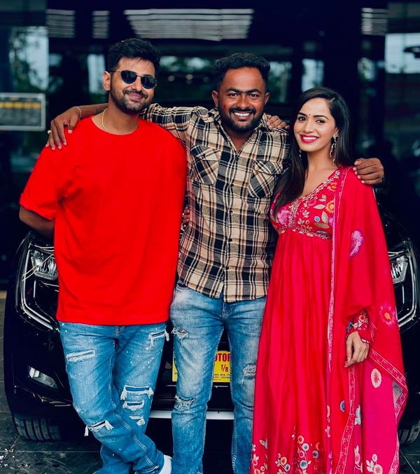 shobha shetty gift mahindra xuv700 shobha shetty gift mahindra xuv700