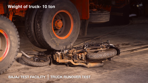 bajaj freedom 125 cng crash test