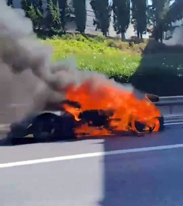 koenigsegg supercar burns down