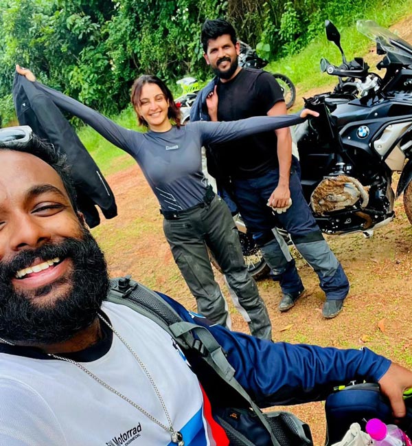 Manju Warrier Off-Road Ride With BMW R1250 GS Luxury Bike Goes Viral Manju Warrier Off-Road Ride With BMW R1250 GS Luxury Bike Goes Viral