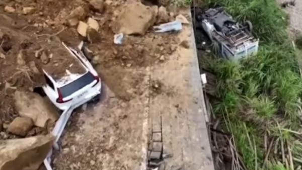 volvo s60 buried in landslide