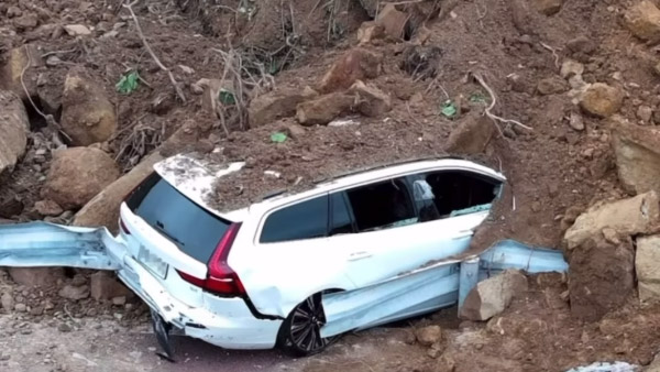 volvo s60 buried in landslide