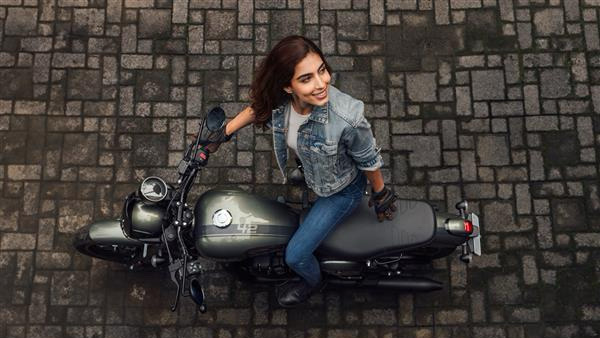 2024 jawa 42 top view