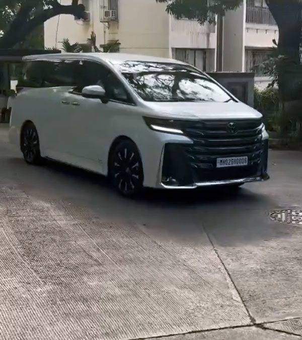 alia bhatt toyota vellfire