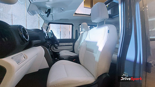 mahindra thar roxx seat