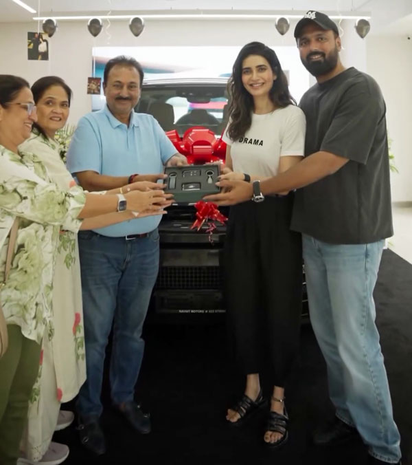 karishma tanna land rover defender karishma tanna land rover defender