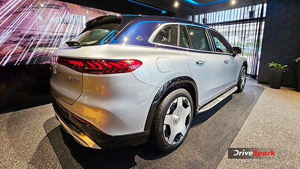 mercedes maybach eqs 680 rear