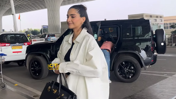 Bollywood Actress Sonam Kapoor Spotted In New BMW 740i M Sport Bollywood Actress Sonam Kapoor Spotted In New BMW 740i M Sport