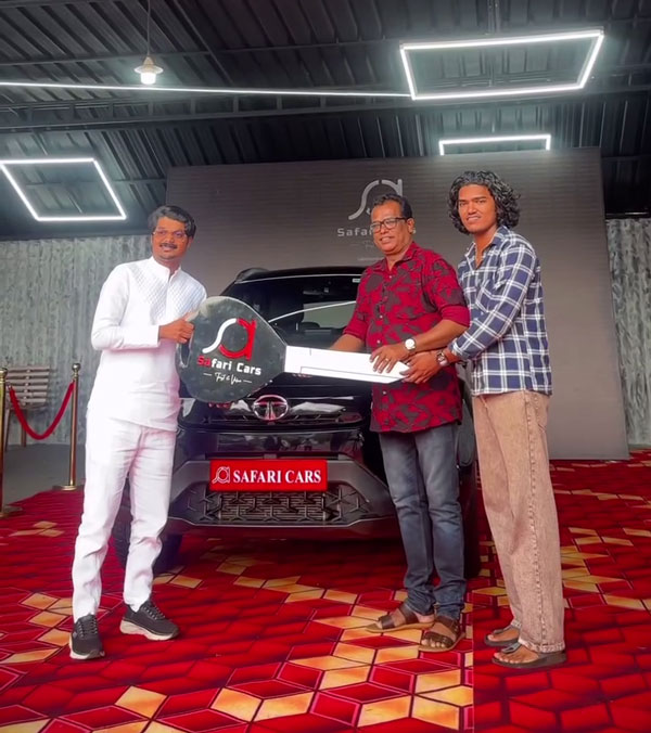 Marimayam Actor Mani Shornur Buys Tata Nexon SUV Marimayam Actor Mani Shornur Buys Tata Nexon SUV