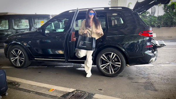 Actress Elnaaz Norouzi Spotted In New BMW X7 Luxury SUV Actress Elnaaz Norouzi Spotted In New BMW X7 Luxury SUV