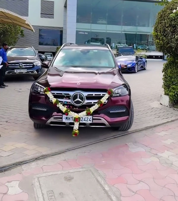 jeweller surprises mon dad mercedes gls gift