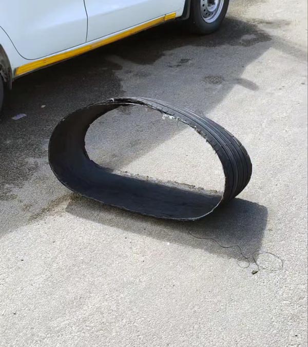 lamborghini tyre comes off
