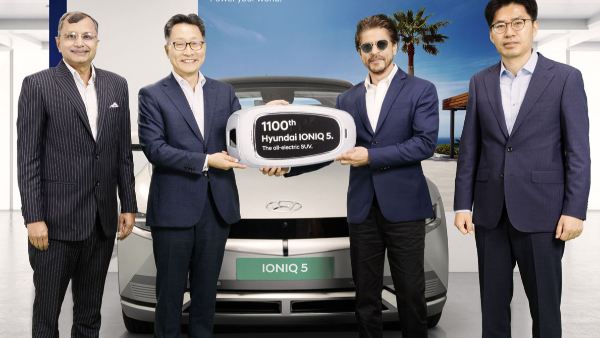 shah rukh khan hyundai ioniq 5 shah rukh khan hyundai ioniq 5