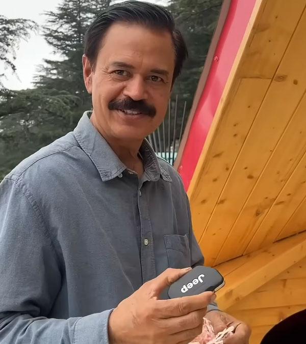 Influencer Daughter Gifts Dad A Jeep Wrangler Rubicon SUV Influencer Daughter Gifts Dad A Jeep Wrangler Rubicon SUV