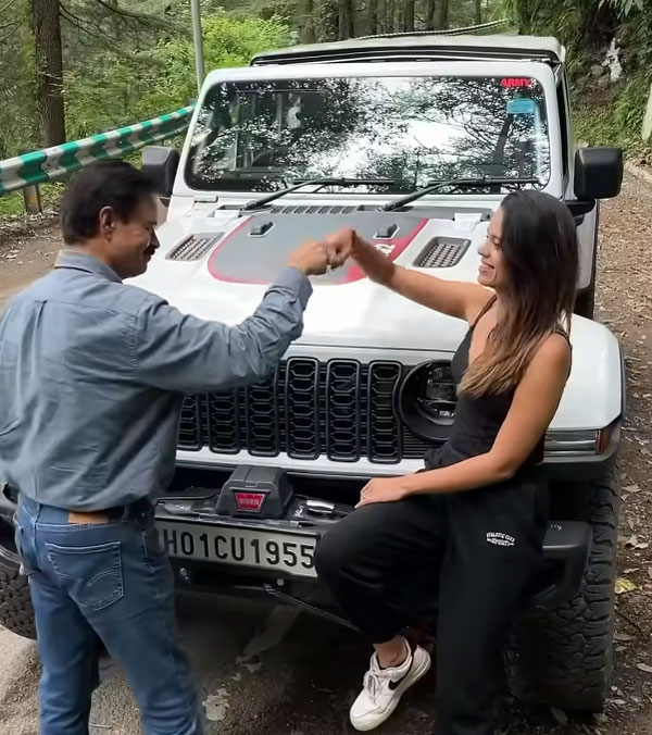 Influencer Daughter Gifts Dad A Jeep Wrangler Rubicon SUV Influencer Daughter Gifts Dad A Jeep Wrangler Rubicon SUV