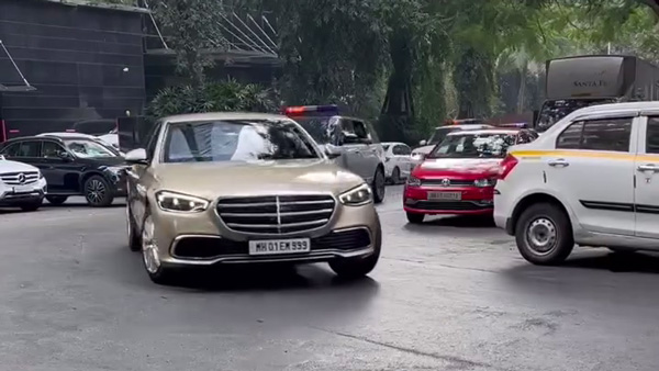 Mukesh Ambani Personal Convoy Cars Worth Rs 40 Crore Goes Viral Mukesh Ambani Personal Convoy Cars Worth Rs 40 Crore Goes Viral