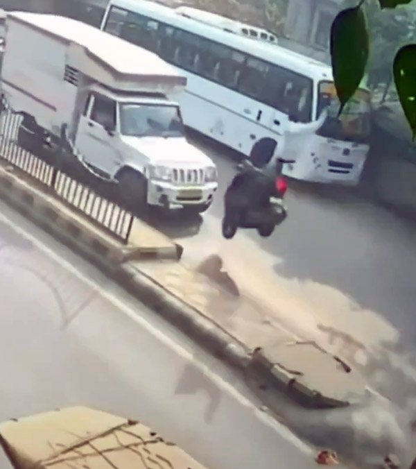 scooter rider video goes viral scooter rider video goes viral