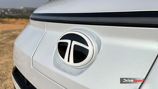 tata punch ev front brand badge tata punch ev front brand badge