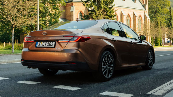 toyota camry rear