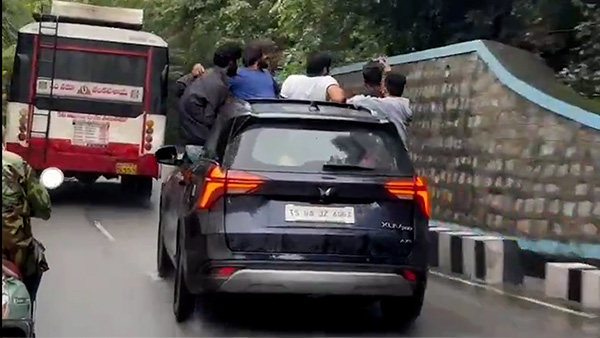 stunting with Mahindra XUV700 stunting with Mahindra XUV700