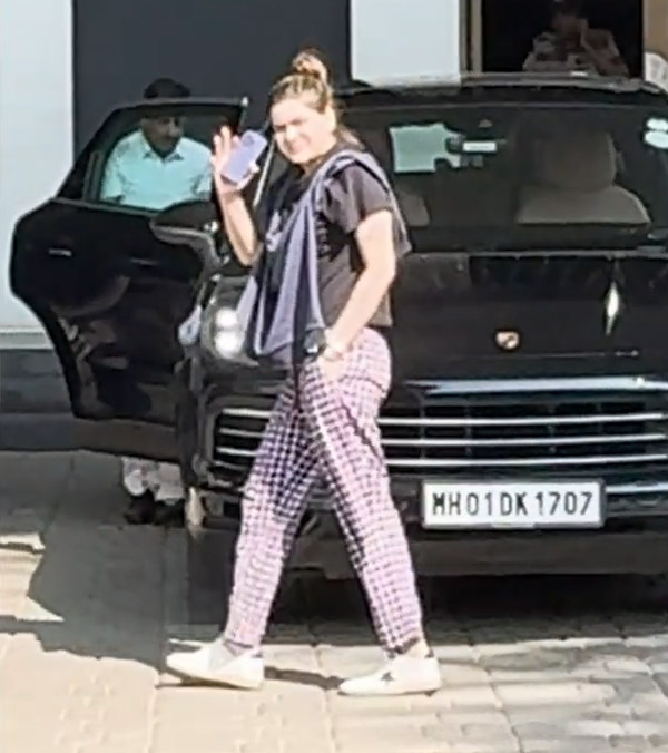 ananya birla porsche cayenne ananya birla porsche cayenne