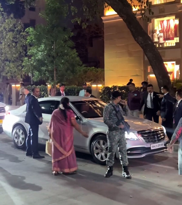 Nita Ambani s Bullet Proof Car Blocks Road