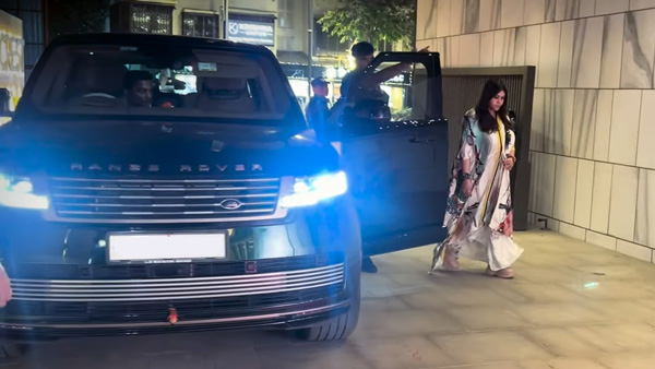 ekta kapoor range rover sv