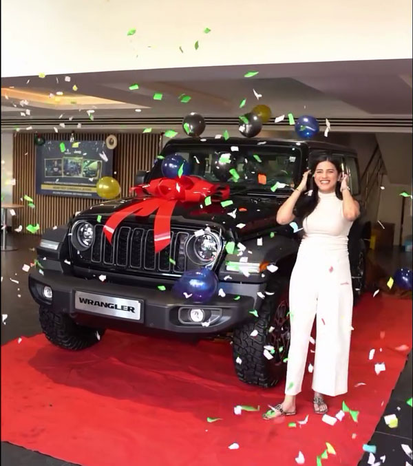 influencer takes delivery jeep wrangler rubicon influencer takes delivery jeep wrangler rubicon