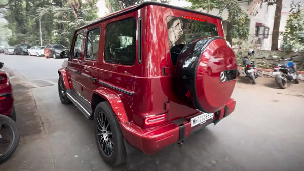 khushi kapoor spotted in mercedes amg g400d