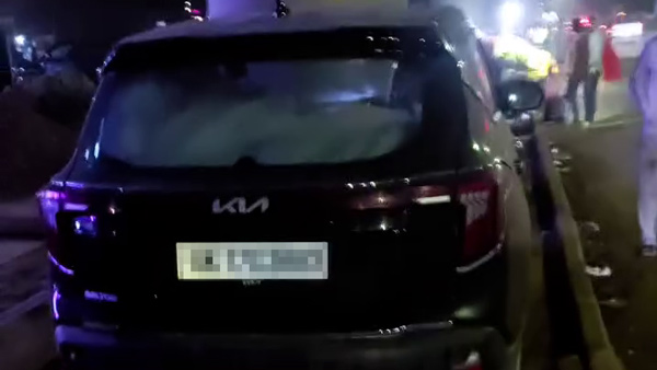 kia seltos owner selling fruits on street