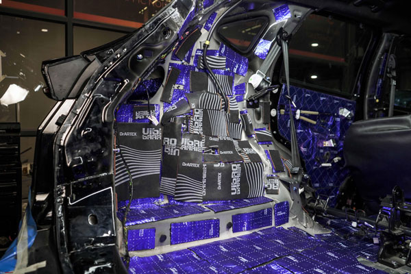 https www team-bhp com forum car-entertainment 288229-no-holds-barred-install-tata-harrier-gets-iced-speedfreaks-chennai html