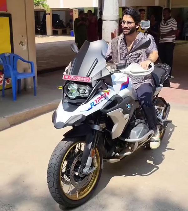 nagachaithanya bike ride without helmet