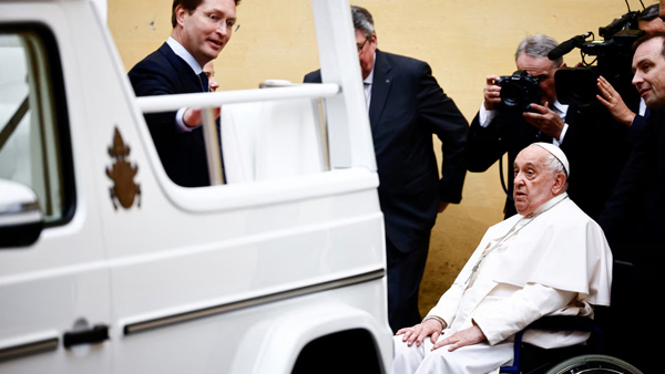 Pope Francis Receives Customised Mercedes G-Wagon SUV As Popemobile Pope Francis Receives Customised Mercedes G-Wagon SUV As Popemobile