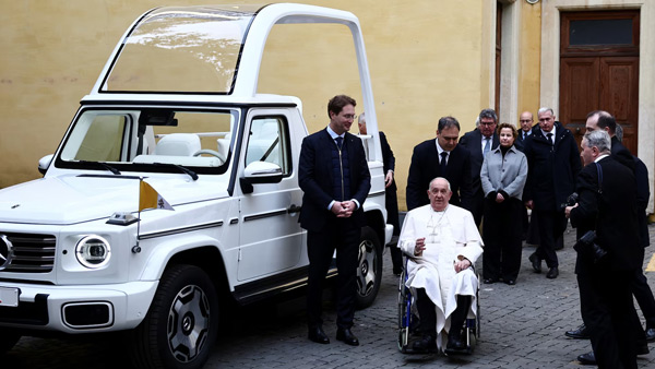 Pope Francis Receives Customised Mercedes G-Wagon SUV As Popemobile Pope Francis Receives Customised Mercedes G-Wagon SUV As Popemobile