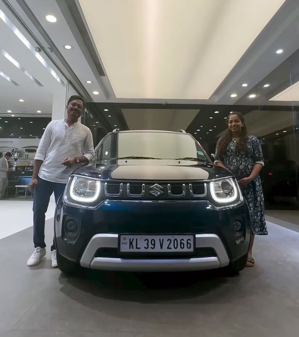 karikku fame Sneha babu new car