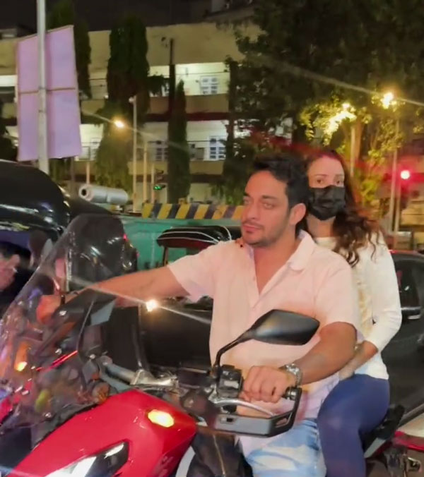 Actress Tripti Dimri s Scooter Ride With Boyfriend Sam Merchant Goes Viral
