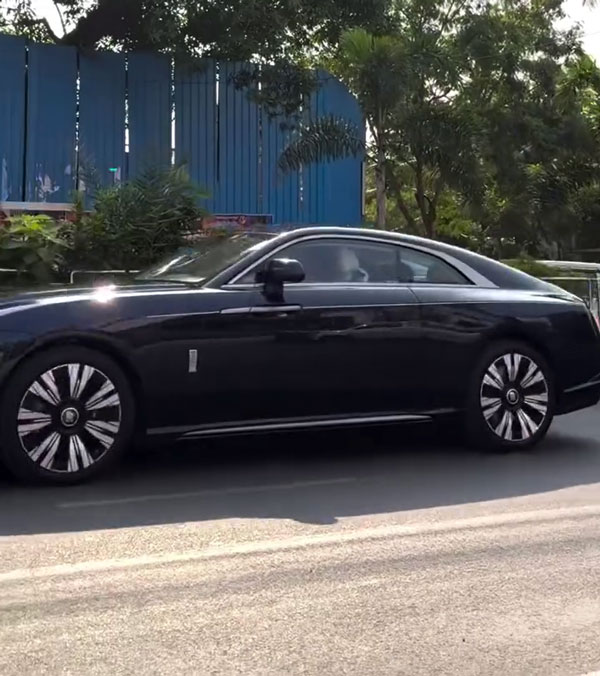 dhanush rolls-royce spectre dhanush rolls-royce spectre