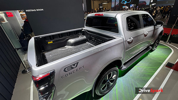 isuzu d-max concept auto expo 2025 deck