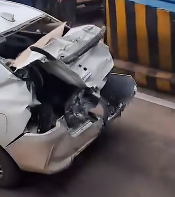 maruti dzire rear ended by truck
