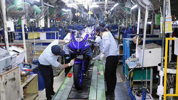 yamaha r15 crosses 1 million production milestone