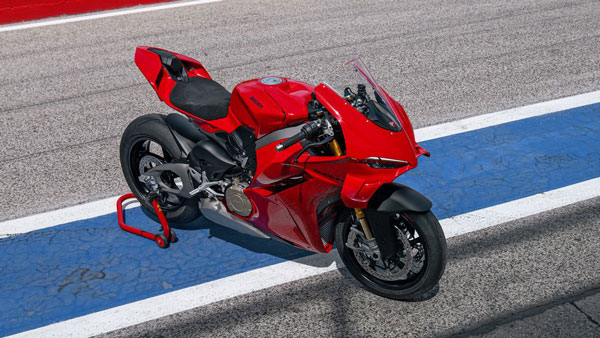 2025 ducati panigale v4