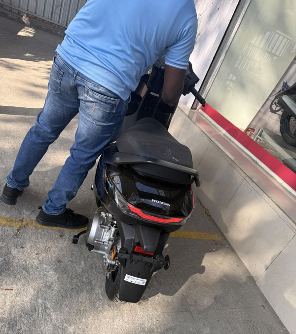 Honda Activa Electric Scooter Started Reaching Dealerships