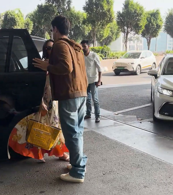 kiara sidharth spotted in mercedes-benz gle kiara sidharth spotted in mercedes-benz gle