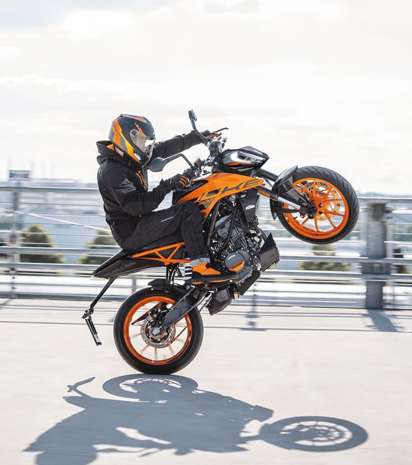 KTM 200 Duke Customers Now Get Free Riding Jacket