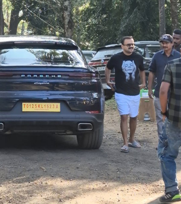 Kunchacko Boban Spotted In His New Porsche Cayenne GTS