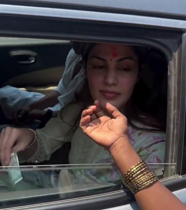 rhea chakraborty spotted in jeep compass