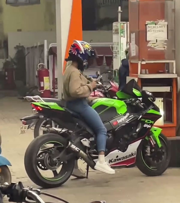 short woman rider kawasaki zx10r fall