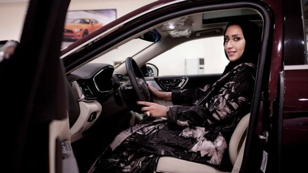 woman driver woman driver