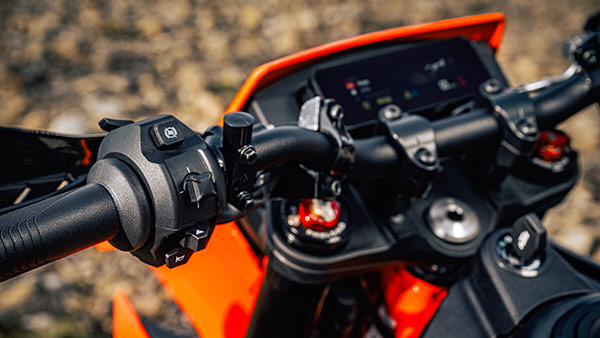 2025 ktm 390 enduro r switches